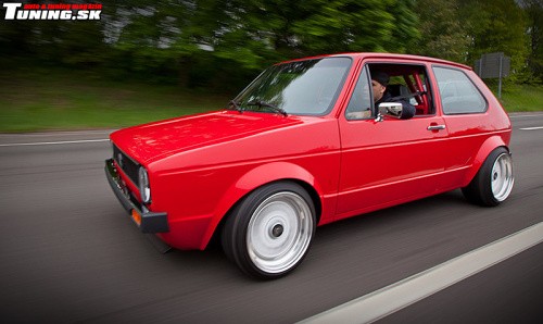 volkswagen vw golf mk1 red rabbit garage show stopper low stance styl joe tuning