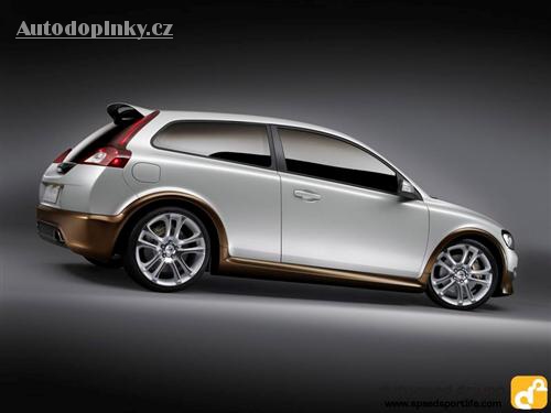 Třídveřové Volvo C30