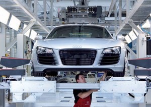 Audi zpomaluje výrobu
