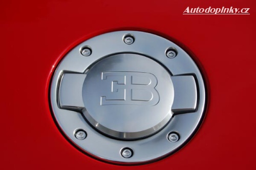 Bugatti Veyron v červené