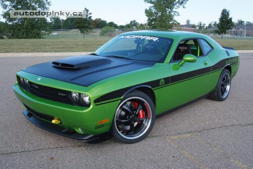 Challenger Targa se střechou