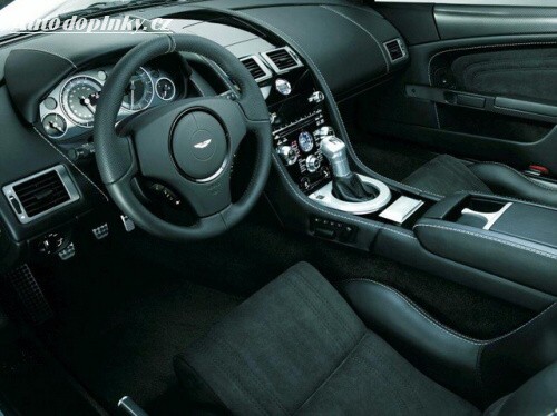 Aston Martin DBS nové foto
