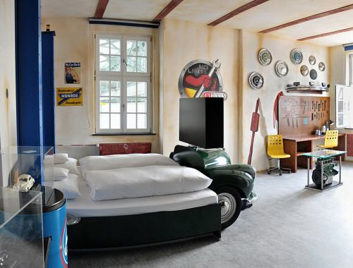 Autohotel V8