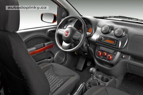 Fiat Uno bez st�echy