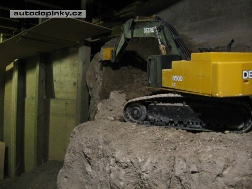 Kana�an 15 let vyv�� sklep d�lkov� ovl�dan�mi auty