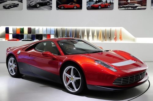 Clapton p�edstavil sv� Ferrari