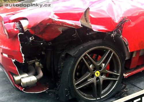 F430 - praskl� pneu ve 190km/h