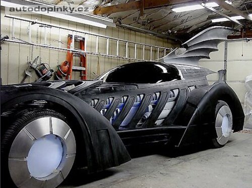 Batmobil z Batman Nav�dy