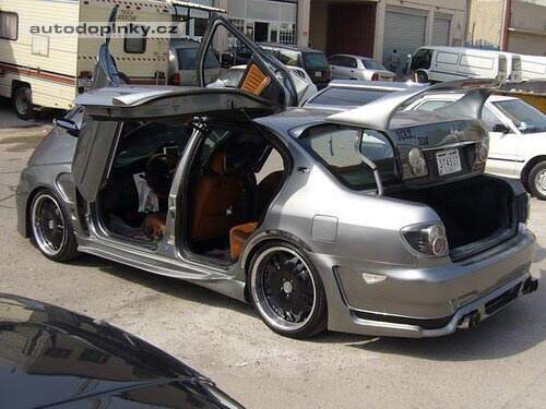 BMW 7 z Nissanu Maxima