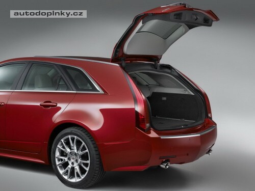 Cadillac odhalil komb�ka CTS