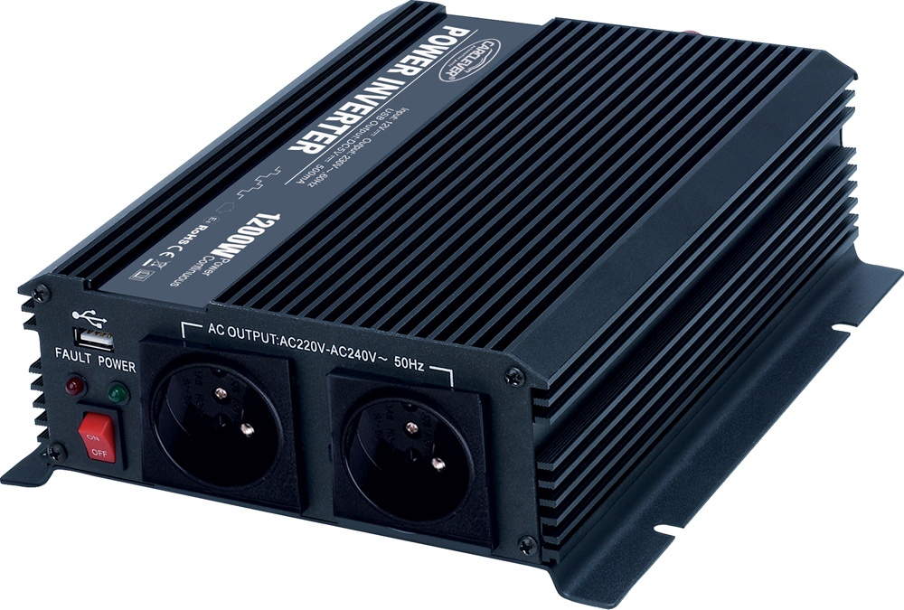 M�ni� nap�t� 12 V na 230 V do auta