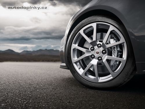 Cadillac CTS Coup� startuje