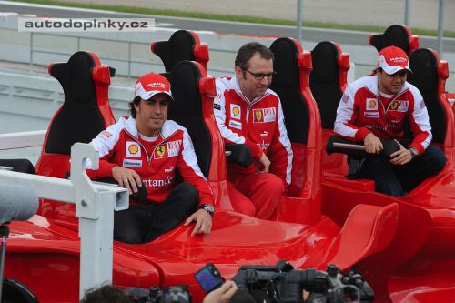 Ferrari World u� v ��jnu