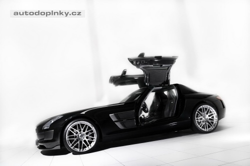 SLS AMG Gullwing od Brabuse