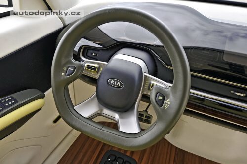 Kia KV7 s dve�mi Gullwing