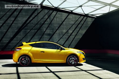M�gane RS Trophy p�ij�d�