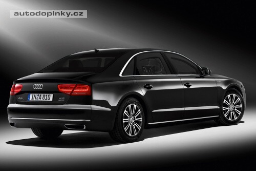 Panc��ovan� Audi A8