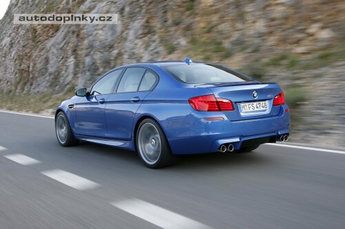BMW p�edstavilo M5