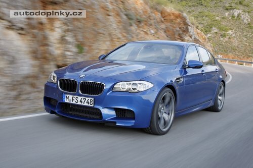 BMW p�edstavilo M5
