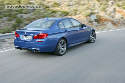 BMW p�edstavilo M5