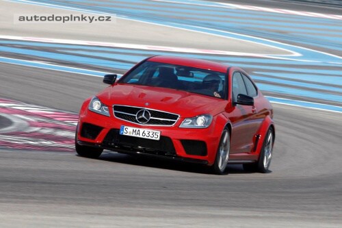 CLK se vrac� - C63 Coupe