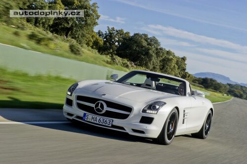SLS AMG bez st�echy ofici�ln�