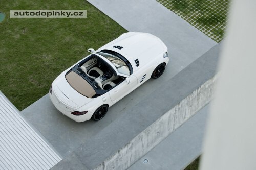 SLS AMG bez st�echy ofici�ln�