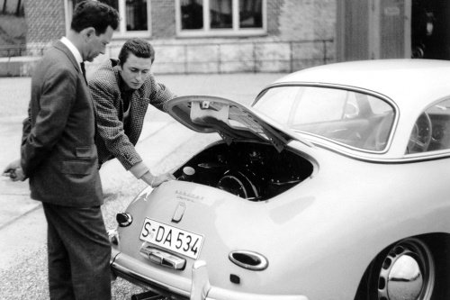 Zem�el Butzi Porsche, otec 911