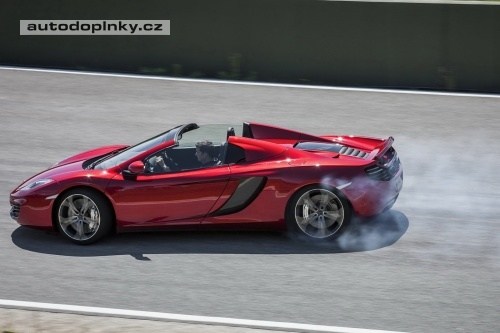 McLaren odhodil klobouk