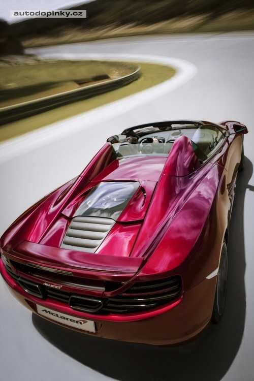 McLaren odhodil klobouk