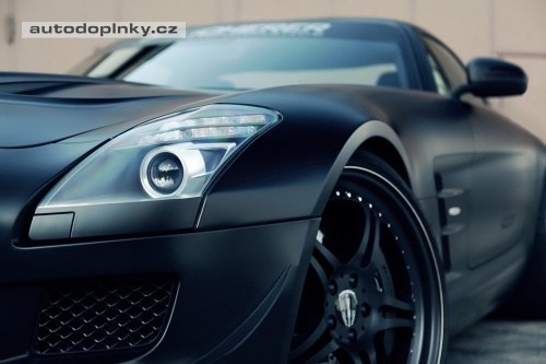 Temn� SLS AMG od Kicherera
