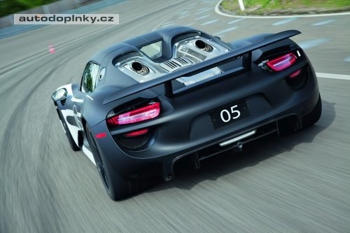 Porsche zva�uje nov� modely