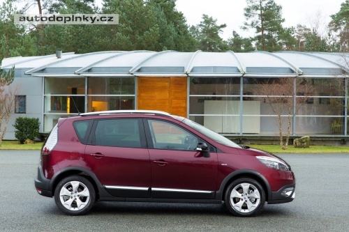 Renault Scenic XMOD � pry� z m�sta
