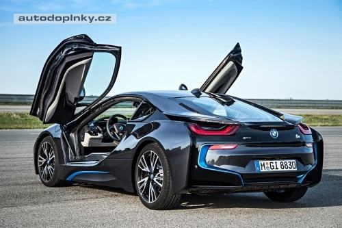BMW vyprodalo i8 na p��t� rok