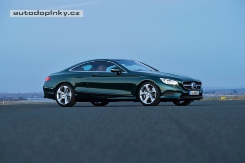 Mercedes t��dy S Coup� boduje