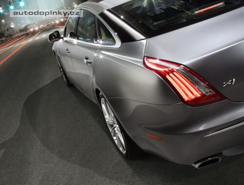 Jaguar XJ neohro�en� ko�ka
