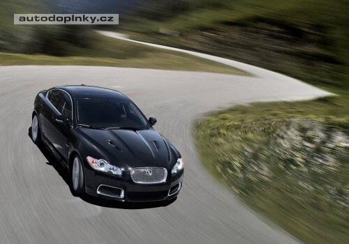 Jaguar p�edstavuje XFR