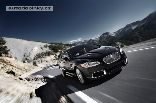 Jaguar p�edstavuje XFR