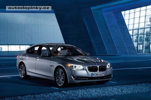 Nov� BMW 5 jde do boje