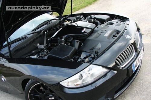 Manhart odhalil Z4 s 550 ko�mi