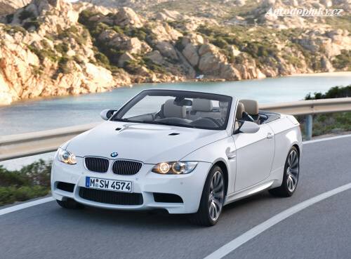 BMW M3 shodilo st�echu