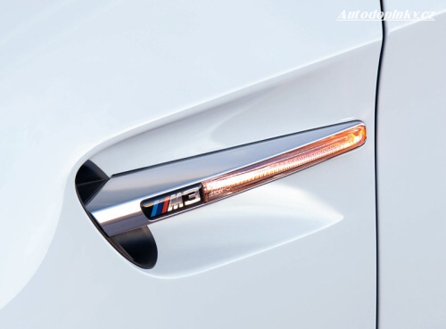 BMW M3 shodilo st�echu