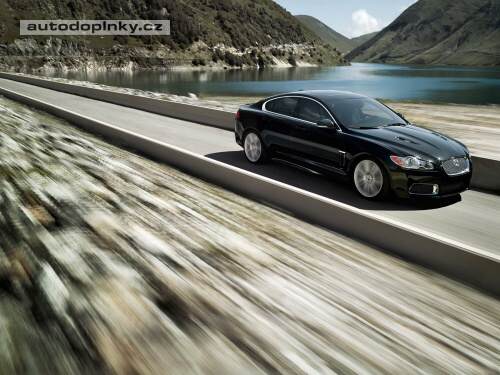 Jaguar představuje XFR