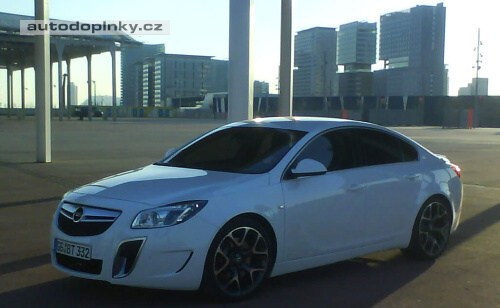 Insignia OPC - první foto
