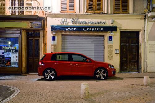 VW Golf GTI - oficiální fotky