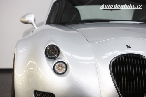 Wiesmann s desetiválcem M5