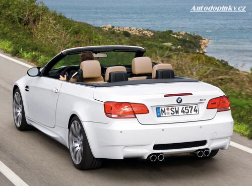 BMW M3 shodilo střechu
