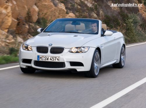BMW M3 shodilo střechu