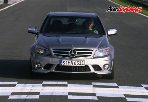 AMG C63 připraveno na souboj