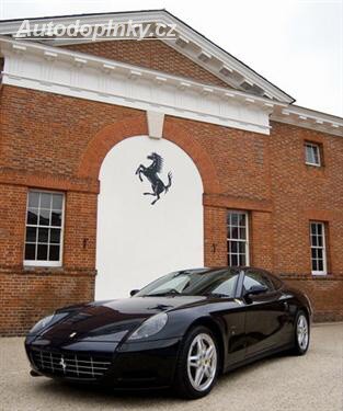 Ferrari podle Wallpaperu